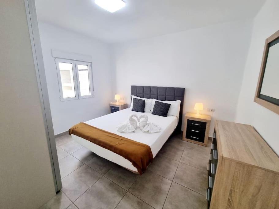 Pequeno Bungalow Firt Line Of The Sea Коста Тегисе Екстериор снимка