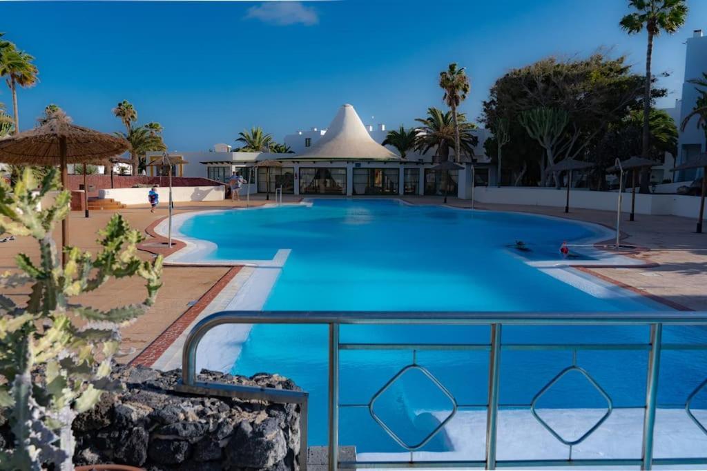 Pequeno Bungalow Firt Line Of The Sea Коста Тегисе Екстериор снимка