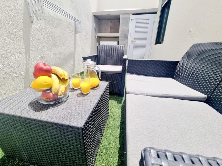 Pequeno Bungalow Firt Line Of The Sea Коста Тегисе Екстериор снимка