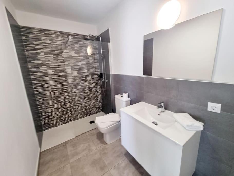 Pequeno Bungalow Firt Line Of The Sea Коста Тегисе Екстериор снимка