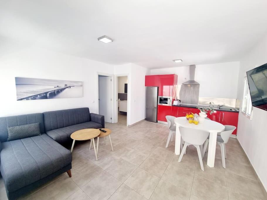 Pequeno Bungalow Firt Line Of The Sea Коста Тегисе Екстериор снимка