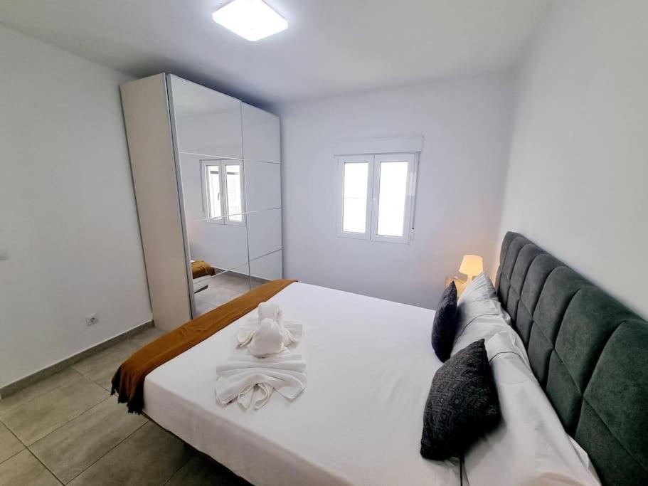 Pequeno Bungalow Firt Line Of The Sea Коста Тегисе Екстериор снимка