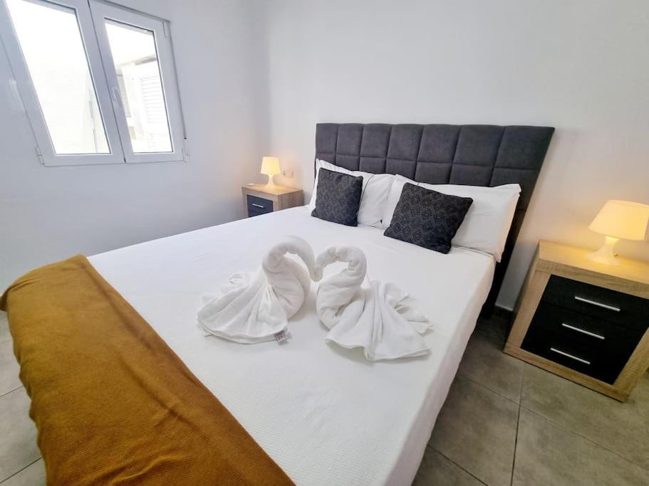 Pequeno Bungalow Firt Line Of The Sea Коста Тегисе Екстериор снимка